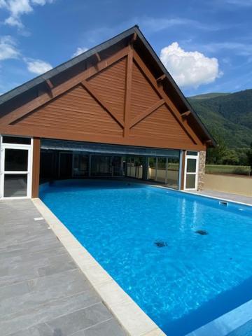 Le 102, T3 vue montagne, piscine, sauna, parking Bagnères-de-Luchon Extérieur photo